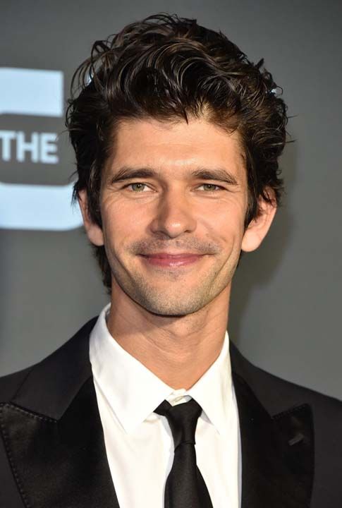 En yi Yardmc Erkek Oyuncu  <br><br>  Ben Whishaw  A Very English Scandal (BBC One) 