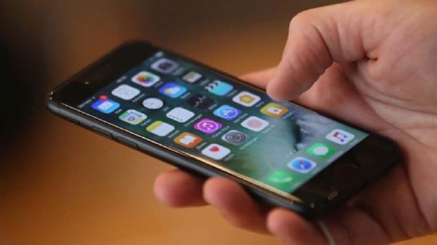 Bilgi Teknolojileri ve letiim Kurumundan yurtdnda getirilen cep telefonlarn nasl kayt altna alnacana ilikin nemli bilgiler veriliyor.      