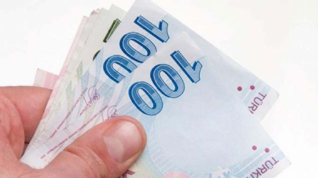 Ylda 2 kez (ocak ve temmuz) enflasyon orannda zam alan emekliler, bayramlarda da 1.000 lira ikramiye alyor.  