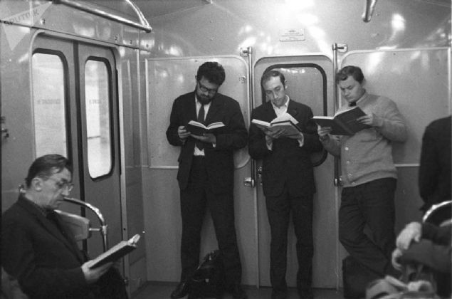 1970'li y�llardan metro yolcular�.   