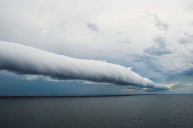 Dou Arjantin kysnda bir arkus bulutu.          