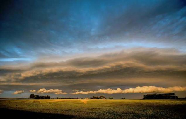 Godewaersvelde, Fransa'da stratokmls bulutlar.          
