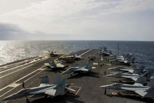 Ancak bu krizde, alglar en az gerekler kadar nemli. Hatta birok adan alglar, gerekleri yaratr hale geldi.    