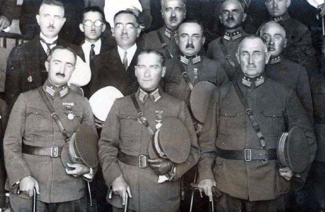 'Bir ulusun asker ordusu ne kadar gl olursa olsun, kazand zafer ne kadar yce olursa olsun, bir ulus ilim ordusuna sahip deilse, sava meydanlarnda kazanlm zaferlerin sonu olacaktr. Bu nedenle bir an nce byk, mkemmel bir ilim ordusuna sahip olma zorunluluu vardr.'      