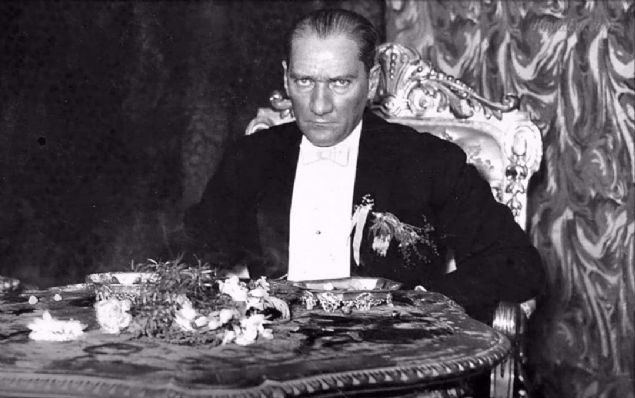 'Eer bir gn benim szlerim bilimle ters derse bilimi sein.'       