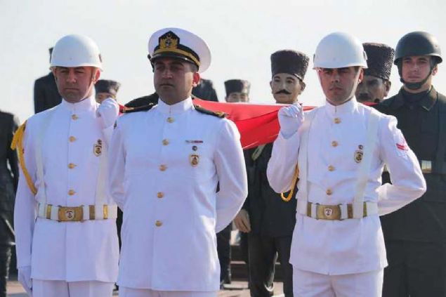 19 May�s Atat�rk'� Anma Gen�lik ve Spor Bayram� kutlamalar� ilk olarak �lkad�m il�esinde Atat�rk An�t� �n�nde ba�lad�. Samsun Valisi Osman Kaymak taraf�ndan Atat�rk An�t�'na �elenk b�rak�ld�.  