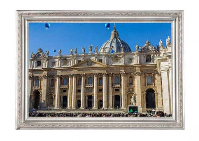 Aslnda Vatikan Mzeleri Papalar'n sanat dknlklerinden doan bir mzeler kompleksi.   <br><br>  Koleksiyonun temeli Papa II. Julius'un sanat eserlerini toplamaya Apollo Belvedere Heykeli ile balamasyla atlm ve ardndan gelen 5 yzylda da dnyann farkl yerlerinden sanat eserleri ile antik kalntlar toplanm.             