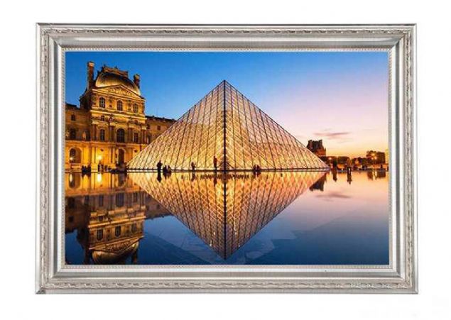 Louvre Mzesi, Fransa   <br><br>  Dnyann en etkileyici yerlerinden ve mzelerinden biri olan Louvre Mzesi 73 bin metrekare alan zerinde (baka bir deyile 10 futbol sahas kadar) yer almas ve hepsi ziyaretilere gsterilmese de toplamda 350 binden fazla esere sahip olmas sebebiyle dnyann en byk mzesi olarak kaytlara gemi.         