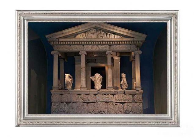 Gnmzde yaklak olarak 7 milyon nesneyi himayesinde bulunduran British Mzesinin halka al tarih 15 Ocak 1759 olarak kaytlarda yer almaktadr.   <br><br>  Dnya apnda ne sahip mzenin yaratlmasnda en etkili olay ngiliz halkndan soylular tabakasnda olan aristokrat natralist, koleksiyoncu ve doktor gibi unvanlara sahip Sir Hans Slome'un(1660- 1753) lm olmutur.   <br><br>  Onun lm ile yeni bir sre balamtr. Yaad sre ierisinde kendisinin sahip olduu yaklak olarak 69,352 paralk bir sanat koleksiyonu devlete miras olarak kalmtr.   <br><br>  Bu rakamn fazla olmas devlet adamlarn bir mze oluturmalar iin tevik etmitir.             