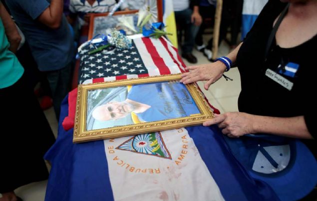 Ancak yaknlar Praslin'in hkmet kart tavrlarndan dolay ldrldn iddia ediyor.    