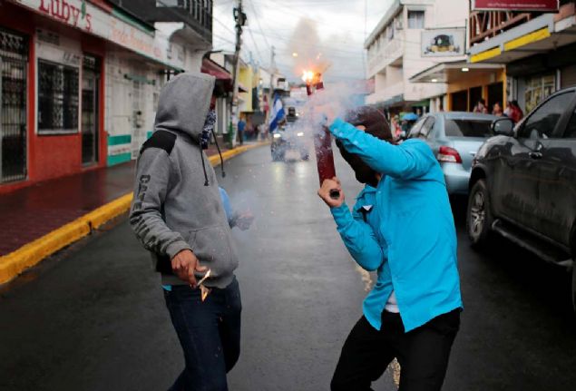 Nikaragua'nn ABD Bykelisi Kevin Sullivan da Praslin'in ailesine taziye dileklerinde bulundu ve 'Bu trajik olaya dair tm ayrnlar aratrlmaldr' dedi.  