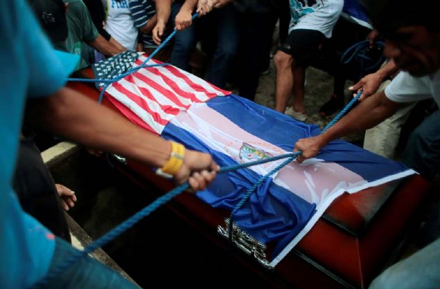 Cenaze trenine binlerce kii katld.  