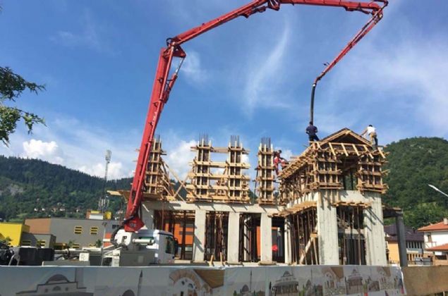 BOSNA HERSEK, OLOVO AH EVRAN-I VEL KIREHR CAM  <br><br>  Krehir Belediyesinin TDV araclyla Bosna Hersek'te yaptrmakta olduu Ahi Evran- Veli Krehir Camii, Osmanl mimarisinin izlerini tayacak.  <br><br>  Ayn anda 400 kiinin ibadet edebilecei kapasiteye sahip Ahi Evran- Veli Krehir Camii, tek kubbeli ve klasik form zerine ina edilecek.             