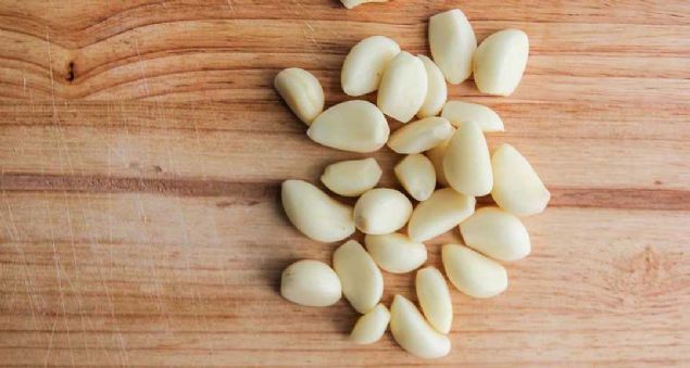 Sarmsan ieriinde yer alan slfr, oksidatifin stresin azalmasn salarken serbest radikallerin sebep olduu tahrip edici etkilere kar damarlarda koruma salar.       