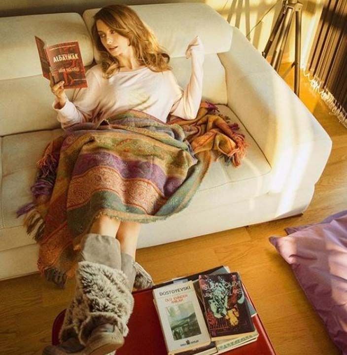 Tuba nsal  <br><br>  Bir Hediye Olarak Aldatmak / Uur Yacolu       