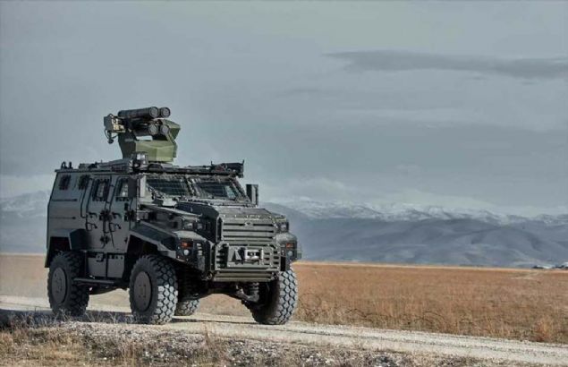 Sistem, modler yaps sayesinde kule zerinden Kornet, Hellfire, Javelin, Shershen ve OMTAS gibi tanksavar gdml mermileri ateleyebiliyor.   <br><br>  Seilen fzenin gdm sistemine gre kule zerine RF veya lazer iaretleyici yerletirilebiliyor.   <br><br>  Fze says, kullanc taleplerine gre deitirilebiliyor. Fzelere ilave olarak sisteme yakn koruma maksatl 7,62 milimetre ve 12,7 milimetre makineli tfekler ile 25 milimetre top entegre edilebiliyor.        