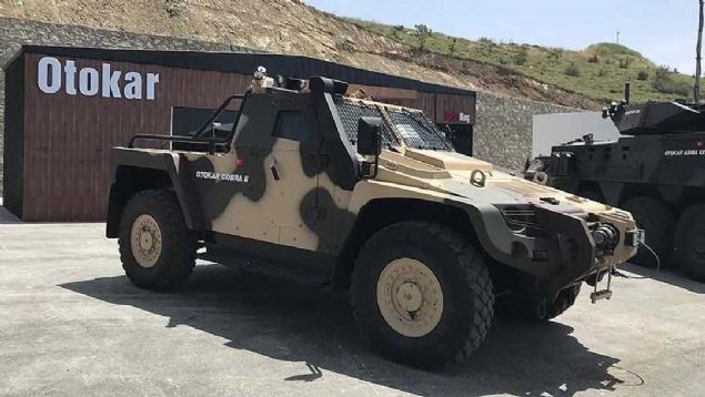 COBRA II   <br><br>  Savunma sanayisinde 30 binden fazla arac Trkiye'nin yan sra 30'dan fazla dost ve mttefik lkenin silahl kuvvetleri ve gvenlik gleri tarafndan aktif olarak kullanlan Otokar, EFES-2018'de Cobra II Yk Tayc Zrhl Arac ilk kez sergileyecek.       
