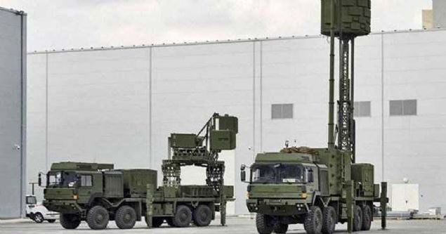 KORAL Mobil Elektronik Harp Sistemi, askeri taktik aralara entegre edilen ve geni bir frekans bandnda alan Elektronik Destek Sistemi (KORAL ED) ile Elektronik Taarruz Sistemi'nden (KORAL ET) oluuyor.              