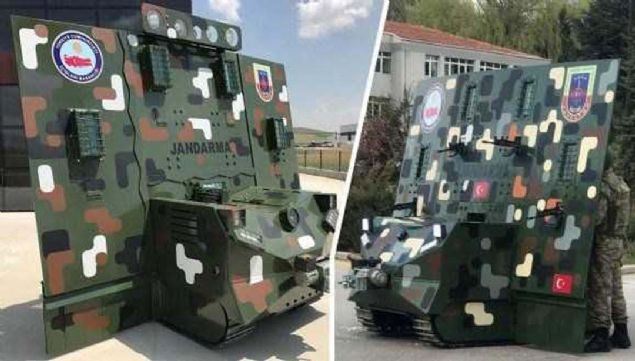 En az 500 metreden kesintisiz olarak kontrol edilip veri aktarm yapabilecek aralar, kontrol paneliyle iki ynl ses iletiimi salayabilecek, belirlenen genilikteki hendekleri ve su birikintilerini aabilecek.  <br><br>  Bu kategorinin birinci seviyesinde keif, gzetleme ve kk apta hafif silahla ate etme yeteneine sahip, azami 500 kilogram arlkta, stn hareket kabiliyetinde sahip aralar gelitirilecek. 