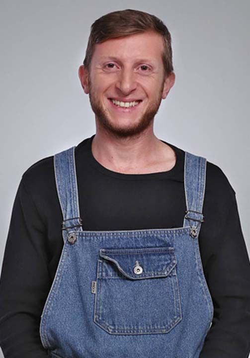 Kadky'deki evinden sabah kalktnda aracnn anahtarn bulamayan nl oyuncu, aa indiinde arabasnn alndn fark etti. 