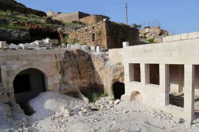 zellikle Kapadokya blgesinde ok sayda maara butik oteller var. Bu proje tutarsa Hasankeyf'teki 6 bin maara da bu ekilde projelendirilip kullanma alr.' 