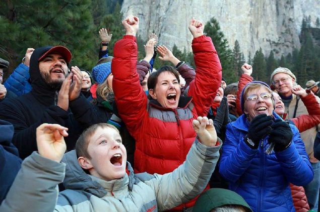 Tommy'nin annesi, 'Olum sonunda hayaline ulat' dedi.  <br><br>  Dnyada byk yank getiren trman hakknda dnemin ABD Bakan Barack Obama da Beyaz Saray'n Twitter hesabndan iki dacy tebrik ederken 'Bu adamlar bize hibir eyin imkansz olmadn gsterdi dedi. 