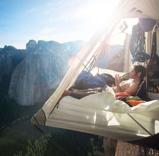 Neredeyse yolu yarladlar. Jorgeson ve Caldwell, gnderdikleri mesaj, fotoraf ve haritalarla servenlerini hem parka gelen hem de sosyal medya zerinden heyecan iinde kendilerini izleyen takipileriyle paylayorlar.   