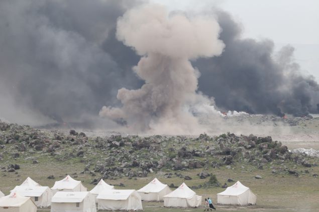 Paratle atlayan komandolar, temsili dman muharebe merkezine operasyon dzenledi. Terristlerden arndrlan blgede bir hedef Silahl nsansz Hava Arac (SHA) ile vuruldu. Blgenin kontrol altna alnmasnn ardndan AFAD ve Kzlay grevlileri, insani yardm iin alana helikopterle getirildi.   