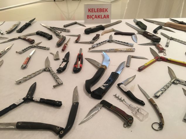 Adalet Saray'ndaki ehit Mehmet Selim Kiraz Sergi Salonu'nda gerekletirilen sergide, 8 bin 500 para eya yer ald.  