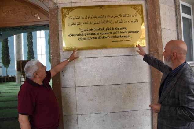 Yozgat'tan camiyi grmeye gelen dris nce de Fransa'da yaayan olunun internetten grp haber vermesiyle Hamidiye Camisi'ni merak ettiini syledi.  