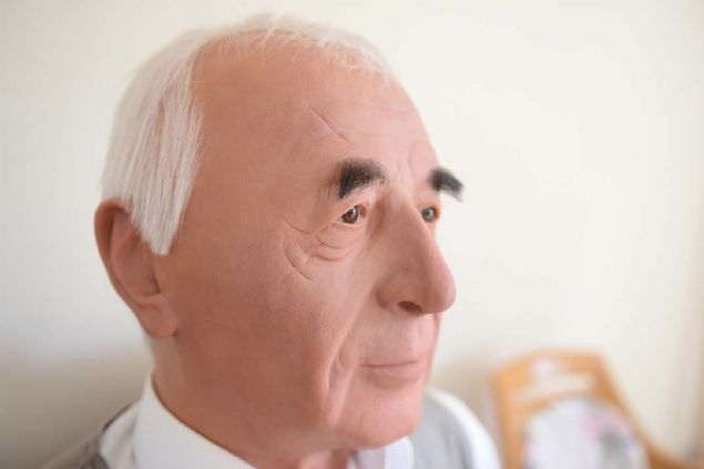 Mrteza Kuu, heykeli grenlerin babasn ou zaman canl zannettiini belirterek, yle devam etti:   