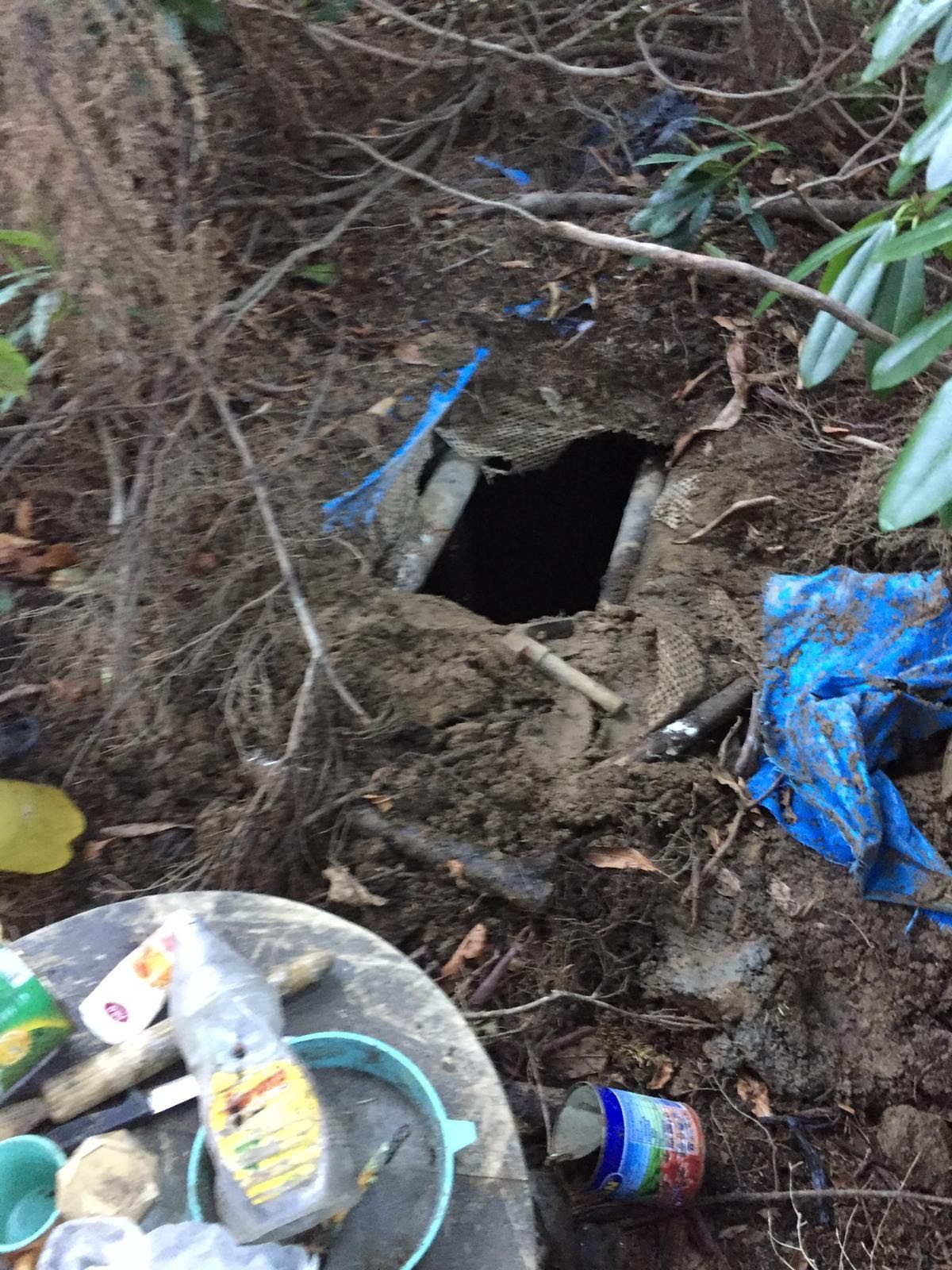 <div style='box-sizing: border-box; margin: 0px; padding: 0px; border: 0px; color: rgb(51, 51, 51); font-family: "Roboto Condensed"; font-size: 19px;'>  	<strong style='box-sizing: border-box; margin: 0px; padding: 0px; border: 0px;'>SIINAKTA BULUUP KARARLAR ALIYORLARDI</strong></div>  <div style='box-sizing: border-box; margin: 0px; padding: 0px; border: 0px; color: rgb(51, 51, 51); font-family: "Roboto Condensed"; font-size: 19px;'>  	 </div>  <div style='box-sizing: border-box; margin: 0px; padding: 0px; border: 0px; color: rgb(51, 51, 51); font-family: "Roboto Condensed"; font-size: 19px;'>  	Behrüz Dudkanlu'nun Giresun Karaovack deresi vadisi üzerinde Seydi köyü yaylas krsalnda gösterdii snan PKK'nn sözde Karadeniz ana karargâh olduu belirlendi. Snan yaknndaki yayla evlerinden çaldklar erzaklarla rahat k üstlenmesi yaptklar, bölgenin youn sisli olmasndan dolay fark edilmedikleri kaydedildi. </div>  