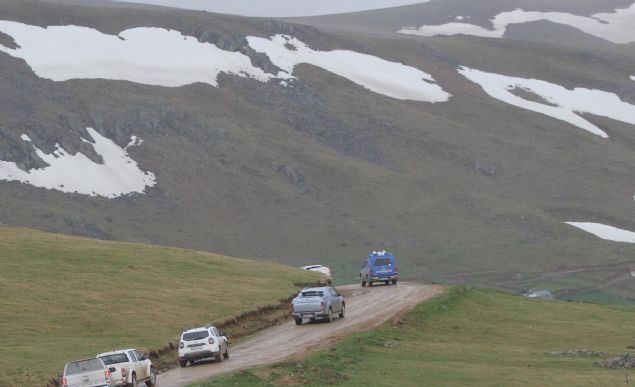 <p>  	<span style='color: rgb(51, 51, 51); font-family: "Roboto Condensed"; font-size: 19px;'>3 gün önce Giresun Espiye ilçesine bal Seydi Köyü yaylas krsalnda 'terörden arananlar' listesinde gri kategoride yer alan 'Aras Farain' kod adl Aras Aslan'n bir HES antiyesine giderek yiyecek istedii esnada ihbar üzerine yakalanmasnn ardndan Behrüz Dudkanlu ile ayr ayr araziye götürülerek yer göstermesinde bulunduu kaydedildi.</span></p>  