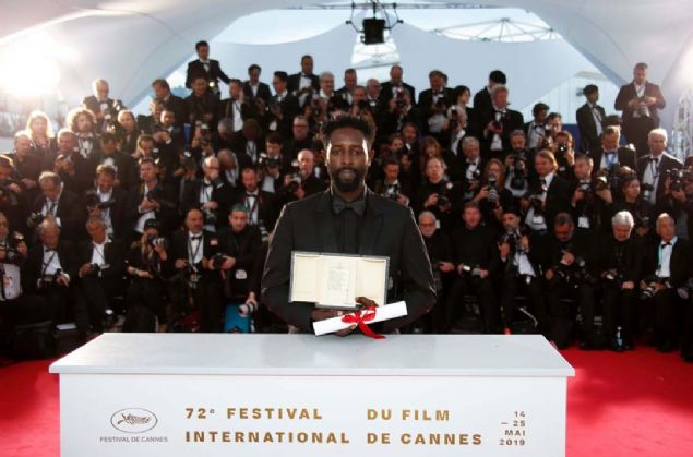 Jri zel dln de Fransz senarist, aktr ve ynetmen Ladj Ly'in 'Les Miserables' ve Brezilyal ynetmenler Kleber Mendona Filho ve Juliano Dornelles'n 'Bacurau' filmleri ald.   