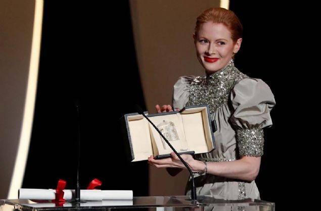 Festivalde, en iyi kadn oyuncu dl, 'Little Joe' filmindeki rolyle ngiliz ve Amerikal aktris Emily Beecham'e verildi.     