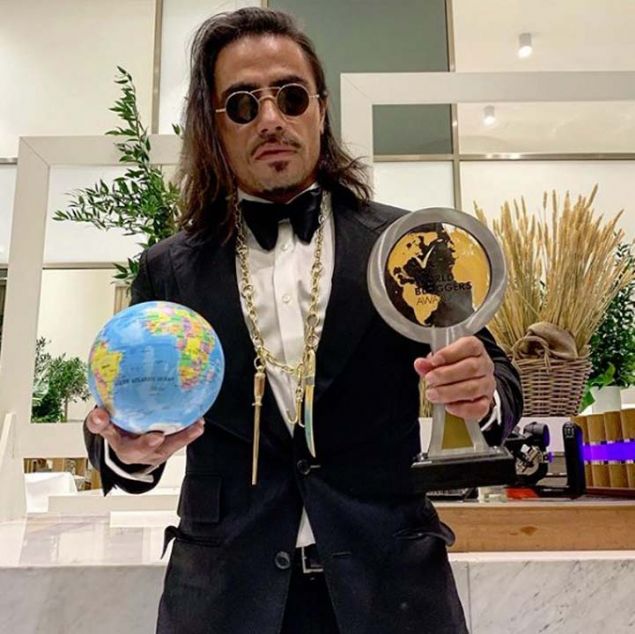 Gke, dlyle sosyal medyadan paylam yaparak, 'Dnyann en iyi nl blogger' oldum. krler olsun Tanrm, herkese teekkr ederim' notunu yazd.   