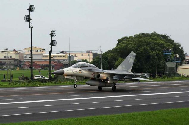 Tayvan lideri Tsai Ing-wen, ini sonrasnda tekrar ayn rotay takip ederek slerine dnen sava uaklarnn pilotlarn ve hava kuvvetlerini grevlerini baaryla tamamlamalarndan tr tebrik etti.  