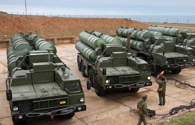 Bu adan bakldnda, Trkiye tam 14 yldr, S-300 ve Patriotlarla balayan yksek irtifa hava savunma sistemleri konusunda bir politika gelitiriyor. 13-14 yllk bir sreten bahsediyoruz ve nihai olarak ulusal gvenlik stratejisindeki alg deiikliine paralel olarak Trkiye S-400 hava savunma sistemi alma karar veriyor...    