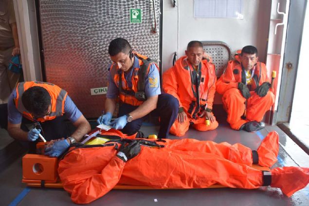 Kuzey Deniz Saha Komutan Tmamiral Tayyar Ertem ve Denizalt Filo Komutan Tuamiral Hasan ankaya'nn da katld brifingde, TCG Alemdar hakknda da bilgi veren Uur, 28 Ocak 2017 tarihinde Deniz Kuvvetleri Komutanl envanterine katlan geminin, kurtarma faaliyetlerinde, Akdeniz'de tek, dnyada sayl bir yere sahip olduunu anlatt.  