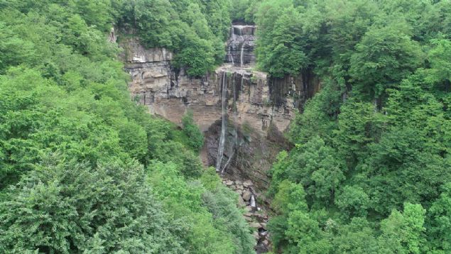 aramba ilesindeki Kabaceviz elaleleri, blgeyi ziyaret eden doaseverlerden ilgi gryor.  