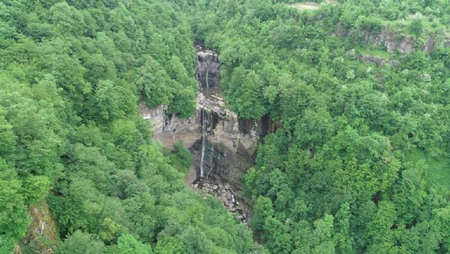 BakanMurat Tokta, 'Karadeniz Blgesi'ne gelen eitli tatilci gruplarn biz mutlaka buralarda misafir ediyoruz. zellikle ilkbahar ve sonbahar aylarnda yapraklarn suya d ve suyun aknn oluturduu manzara, gelip grenleri bylyor... 