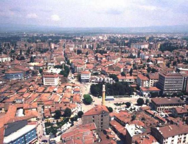 ORUM: Rivayete gre ourum kelimesinden tretilmitir.  <br><br>  Bu da blgede zamannda Rumlarn ounluu oluturmasndan kaynaklanmaktadr.                              