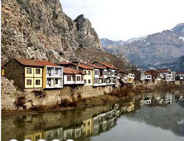 AMASYA: Amasya ehrini tarihi Strabon'a gre Amazon karal Amasis kurdu ve ona Amasis kenti anlamna gelen 'Amasesia' ismini verdi.                               