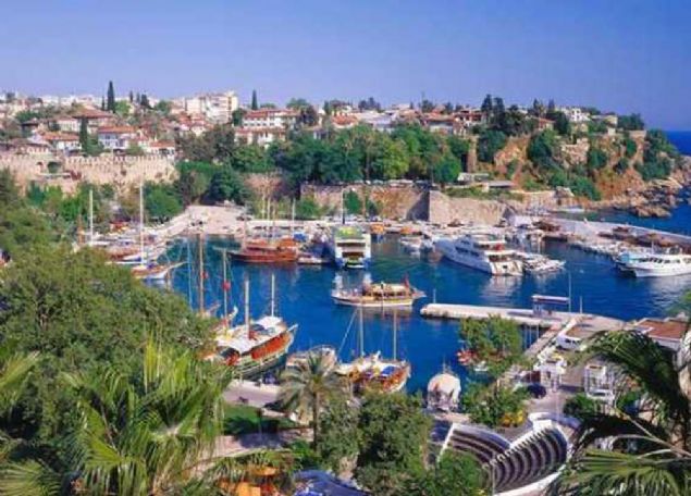 ANTALYA: M ll.ci yzylda Bergama karal Attalos ll tarafndan kuruldu.  <br><br>  ehir nceleri ismini kurucusundan ald ve Attaleia adyla anld.   <br><br>  Daha sonra bu isim Adalia, Antalia ve en son Antalya ekline dnt.                     