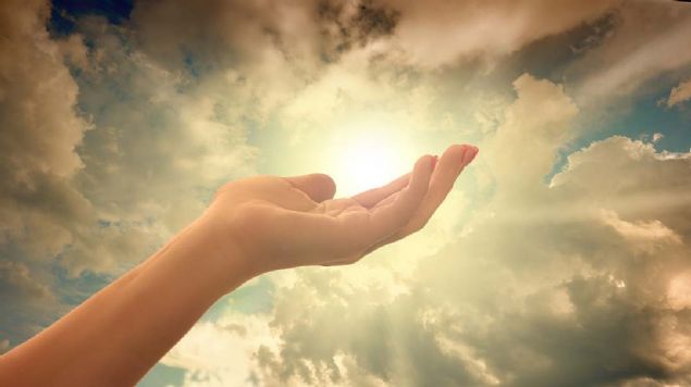 BR DUA  <br><br>  Uhud Sava Sonras Peygamberimiz'in (s.a.v.) Dus  <br><br>  ALLAH'IM! Hamdn tamam sana aittir.  Senin ihsanna kimse kar kamaz. Senin tuttuunu da kimse alamaz. Sapttn kimse hidayete erdiremez. Hidayete erdirdiini de kimse saptamaz. Verdiini kimse engelleyemez ve engellediini de kimse veremez. Uzaklatrdn da kimse yaklatramaz. Allah'm bize bereket, rahmet, fazl ve rzkn ihsan eyle...  <br><br>  Allah'm! Deimeyen ve zeval bulmayan nimetini istiyorum.  <br><br>  Allah'm! Yokluk gnnde yardmn, korku gnnde emniyetini istiyorum.  <br><br>  Allah'm! Bize verdiin ve vermediin eylerin errinden sana snrm.  <br><br>  Allah'm! Bizleri Mslman olarak ldr ve Mslman olarak dirilt. Bizi aldatlmadan ve zelil olmadan salihler zmresine ilhak eyle.  <br><br>  Allah'm! Peygamberleri'ni yalanlayp senin yolundan insanlar alkoyanlar da helak et. Azabn ve cezan onlarn zerine indir.  <br><br>  Allah'm! Kendilerine kitap verilen kfirleri helak et.'   