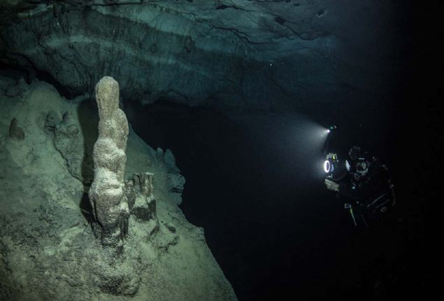 Maarann 2. byk galerisinde 0-5 metre derinlikte dikit, sarkt ve stunlar mevcut.    