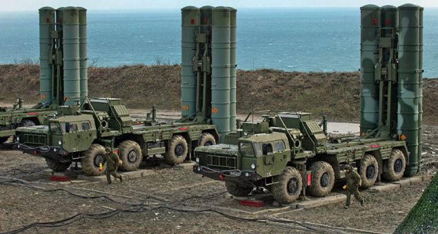 Kremlin S�zc�s� Dmitriy Peskov�a, T�rkiye�nin Rusya yap�m� S-400 hava savunma sistemi sat�n almas�n�n �risklerinin de�erlendirilmesi amac�yla� T�rkiye ve ABD aras�nda bir �al��ma grubu kurulaca��na dair Ankara taraf�ndan bilgilendirilip bilgilendirilmedikleri soruldu.           