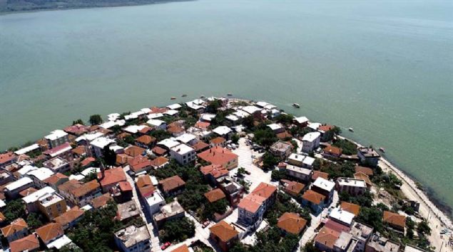 'Kk Venedik' olarak da bilinen 2 bin 600 yllk Glyaz kyn bayram tatilinin 7 gnnde yaklak 150 bin yerli ve yabanc misafir ziyaret etti.           