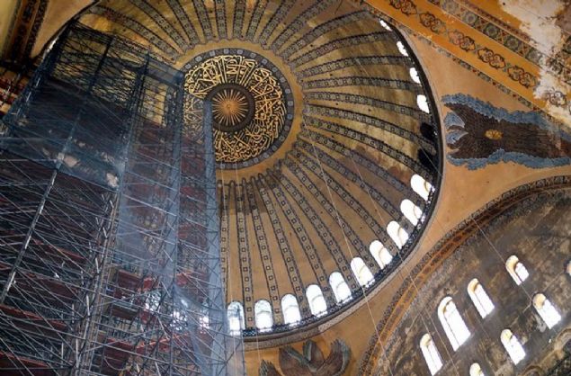 Bin 500 yldr ayakta duran ve ina edildii gnden beri defalarca restorasyona tutulan dev eserde tarihinin en byk bilimsel yenileme ve koruma almas gerekletiriliyor.           