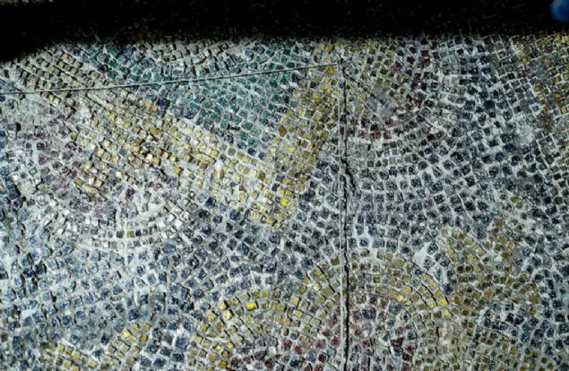 Notre Dame Katedrali'nde gerekleen yangnn ardndan alanlarmz 3 gn sren ayrntl bir eitimden daha geti. Yangndan korunmak iin demir iskele kullanyoruz. Son 10 yl iinde gerekletirilen almalarda Ayasofya iindeki kablolarn hepsini yangndan korumal kablolarla deitirdik...    